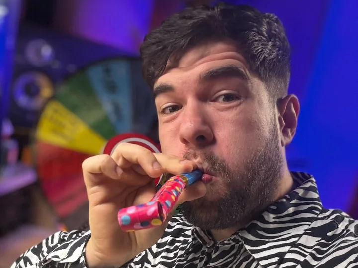 Tomek Moskalski z urodzinową trąbką w studiu Hugiz Records